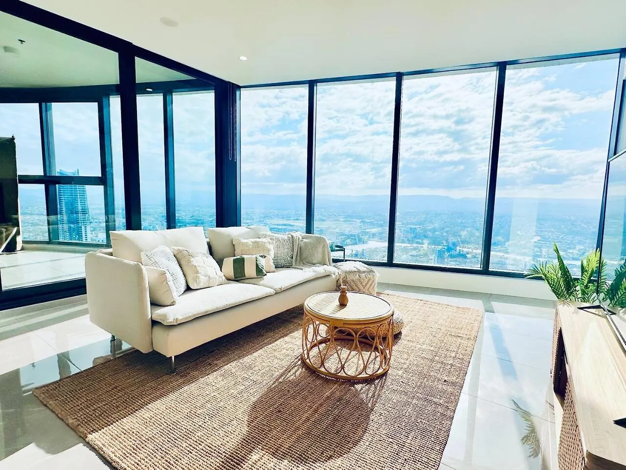 Clear Water Serenade Lv 50 Plus Skyhome At Ocean Meriton Guldkusten 0*,  Australien