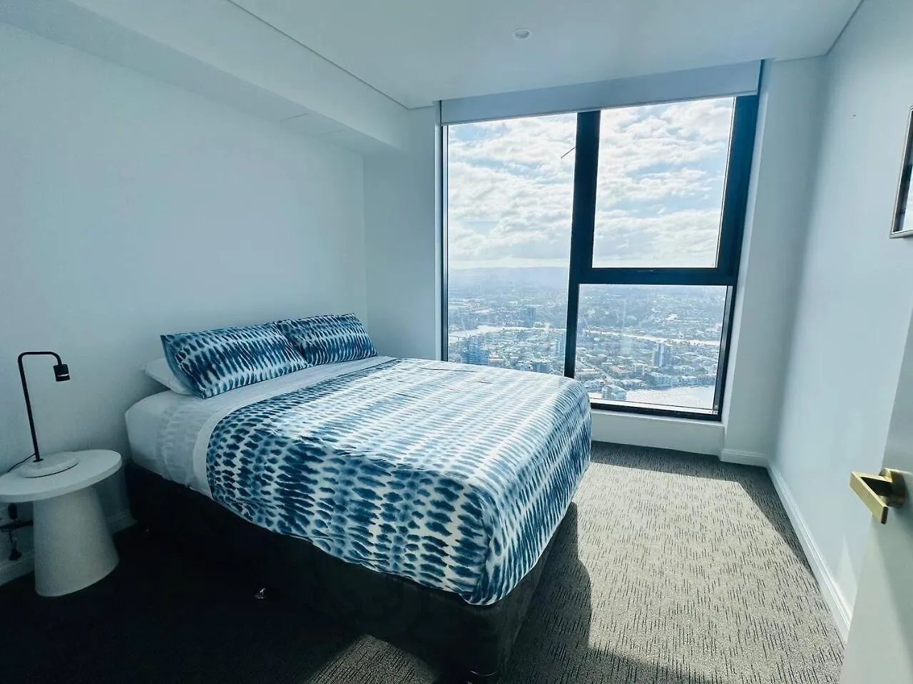 Clear Water Serenade Lv 50 Plus Skyhome At Ocean Meriton Gold Coast