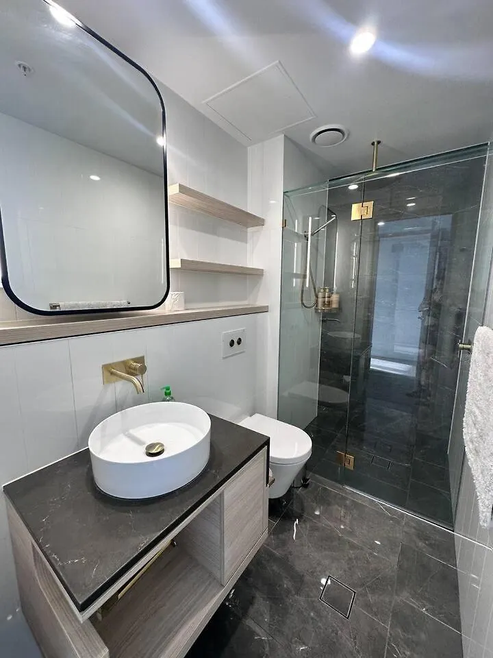 Clear Water Serenade Lv 50 Plus Skyhome At Ocean Meriton Gold Coast
